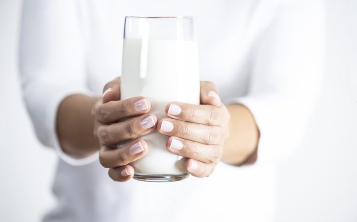 Leche de vaca para los adultos ¿sí o no?