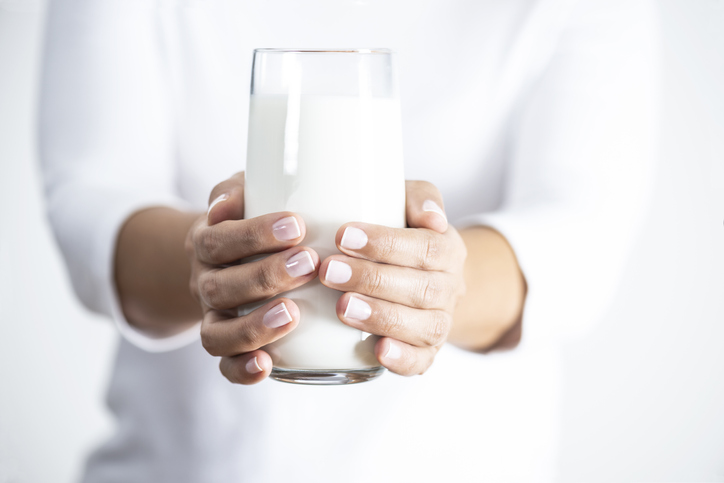 Leche de vaca para los adultos ¿sí o no?