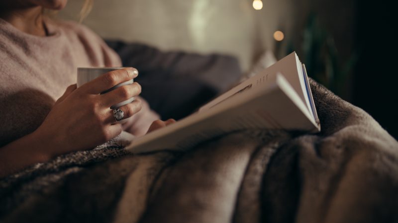 Hábitos sencillos para dormir mejor cuando todo se acelera